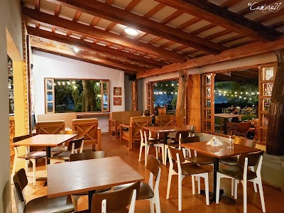 Cadejo Brewing Company • Montaña - Restaurante en El Salvador