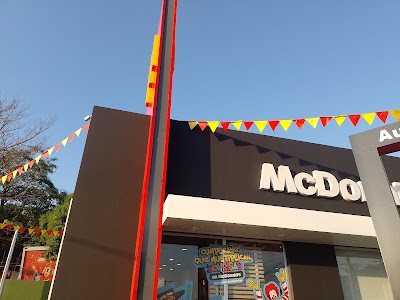McDonald's • Zaragoza - Restaurante en El Salvador