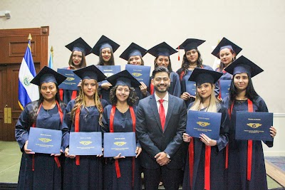 Escuela de Aviación Aerotraining El Salvador - Centro educativo en El Salvador