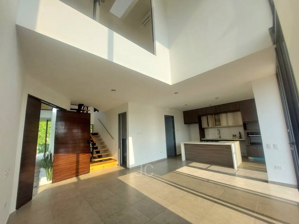 EN VENTA CASA EN SERRA EN NUEVO CUSCATLAN - Casa en , La Libertad - Casa Púrpura