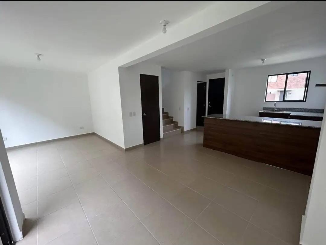 Casa en venta con 2 baños y 3 habitaciones en Apopa, San Salvador, El Salvador