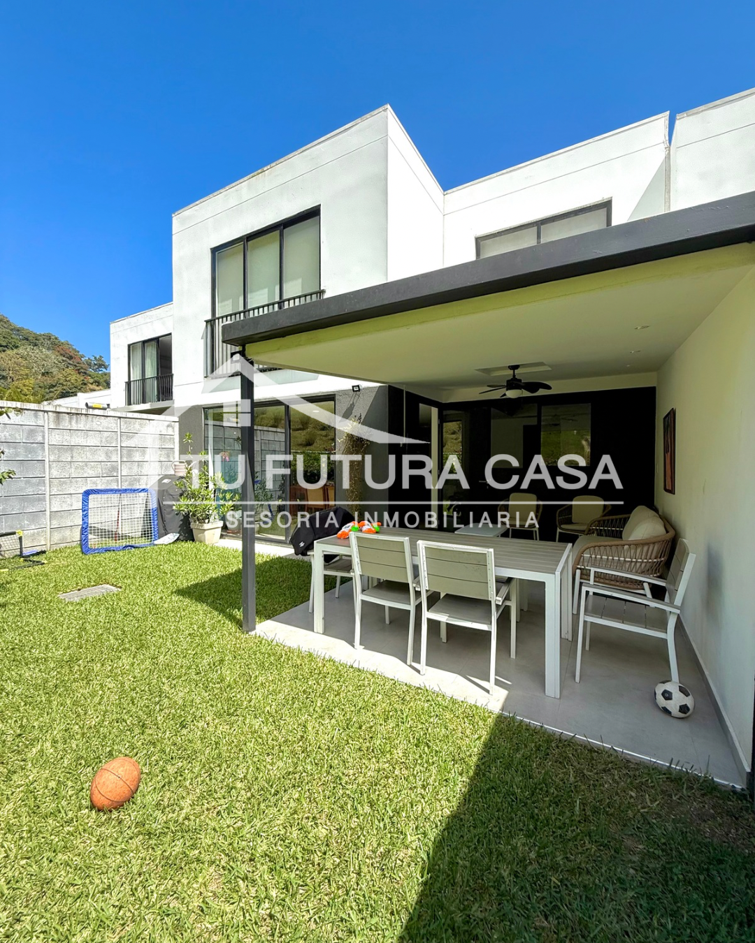 Casa en alquiler con 4 baños y 3 habitaciones en Nuevo Cuscatlán, La Libertad, El Salvador