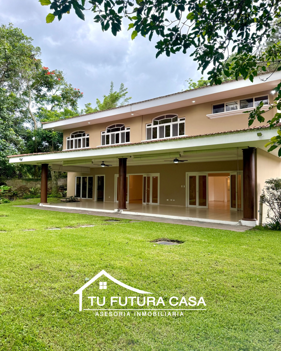 Casa en alquiler con 8 baños y 6 habitaciones en Nuevo Cuscatlán, La Libertad, El Salvador