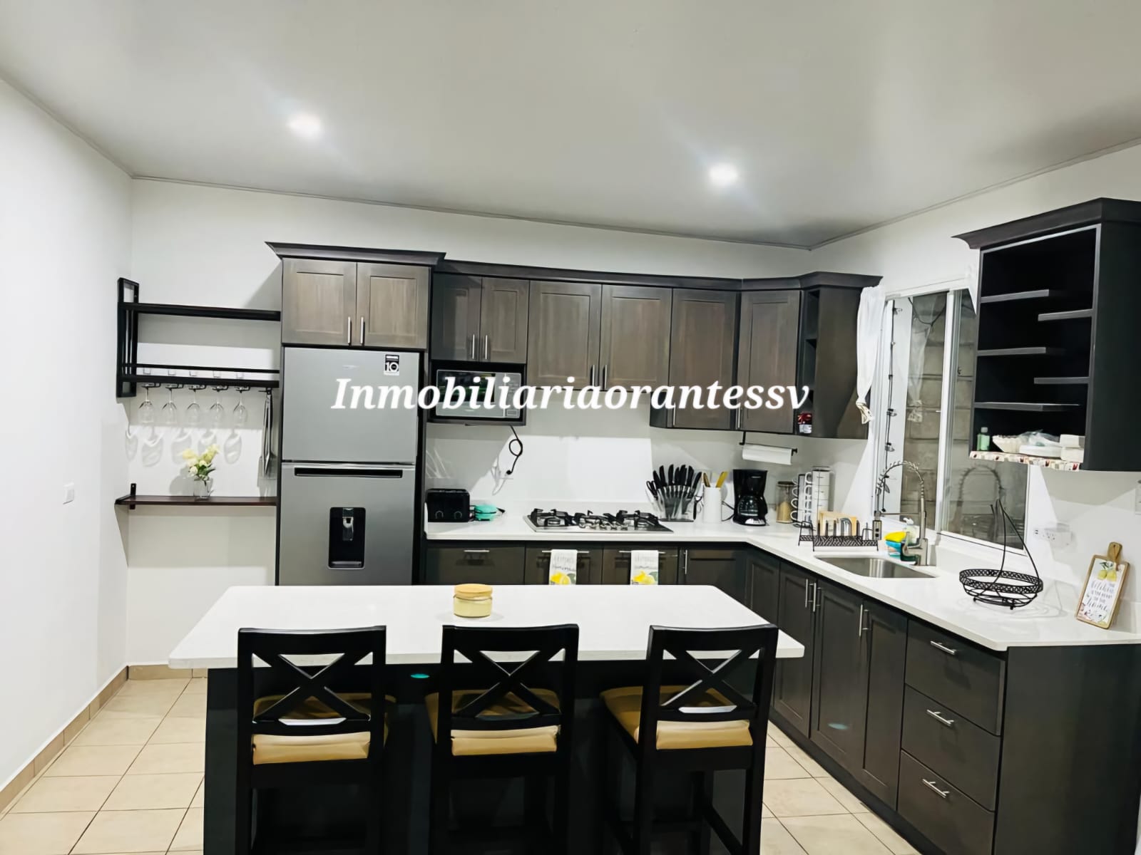 A LA VENTA HERMOSA PROPIEDAD EN CIUDAD MARSELLA, UBICADA EN EL QUARTIER 2. - En , La Libertad - Casa Púrpura